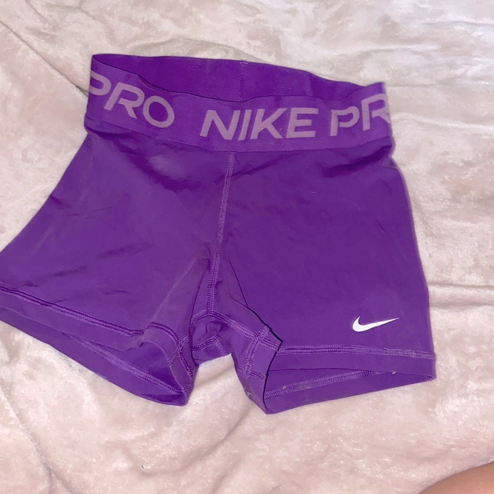 purple women’s nike pro